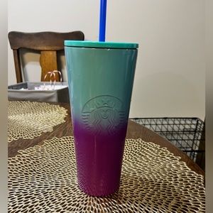 Starbucks 2021 - Winter